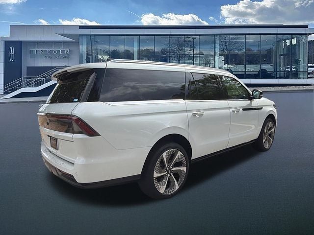 2027 Lincoln Navigator L Black Label