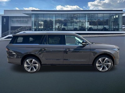 2027 Lincoln Navigator L Black Label