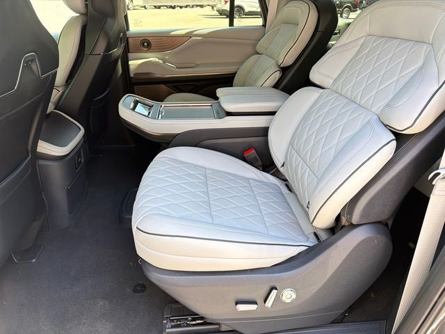 2026 Lincoln Navigator L Black Label