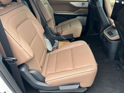 2027 Lincoln Navigator L Black Label