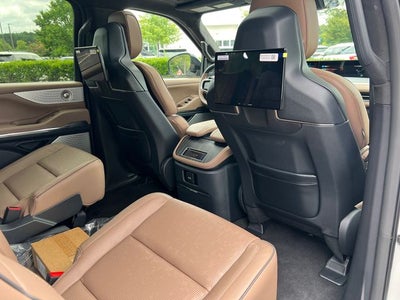 2027 Lincoln Navigator L Black Label
