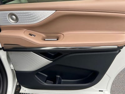 2027 Lincoln Navigator L Black Label