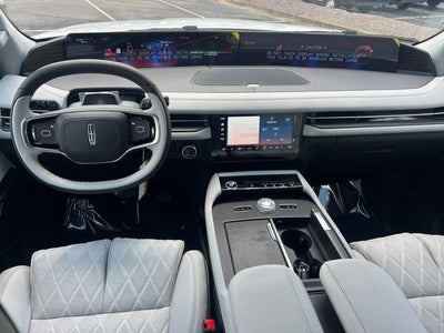2027 Lincoln Navigator L Black Label