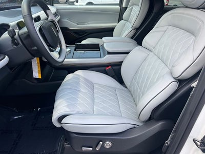2027 Lincoln Navigator L Black Label