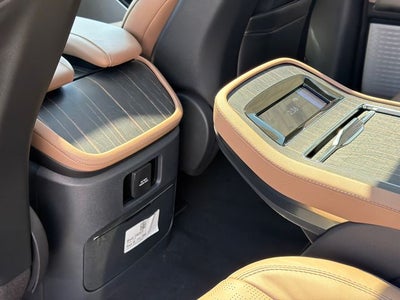 2027 Lincoln Navigator L Black Label