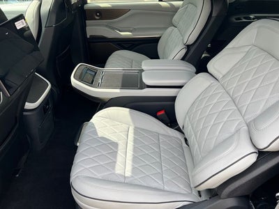 2027 Lincoln Navigator L Black Label