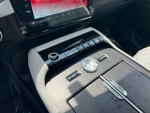 2027 Lincoln Navigator L Black Label