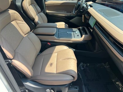 2027 Lincoln Navigator L Black Label