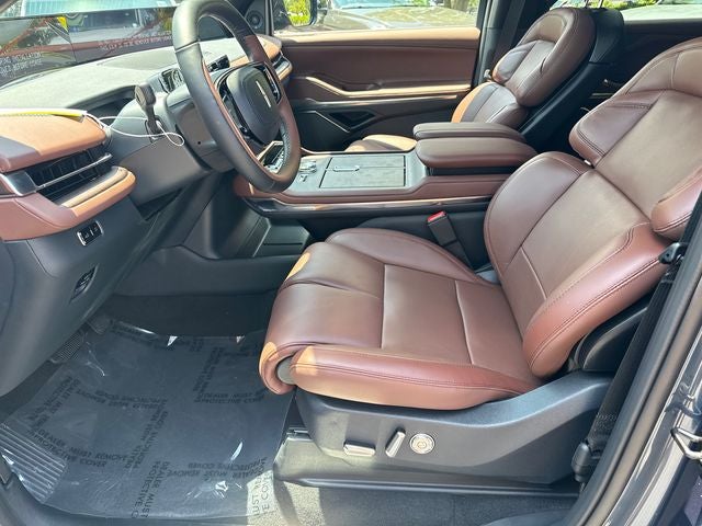 2027 Lincoln Navigator L Reserve