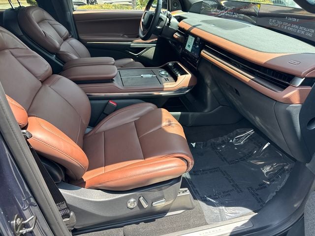 2027 Lincoln Navigator L Reserve