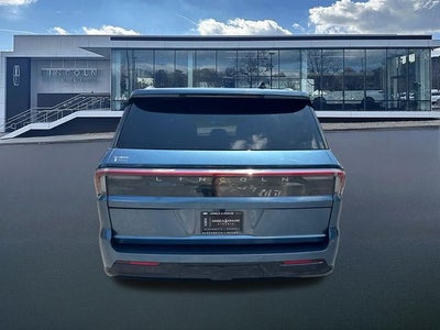 2027 Lincoln Navigator L Reserve