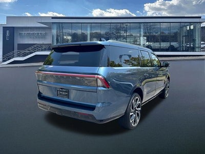 2027 Lincoln Navigator L Reserve