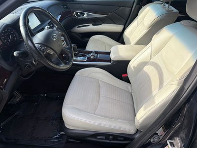 2016 INFINITI Q70 3.7X