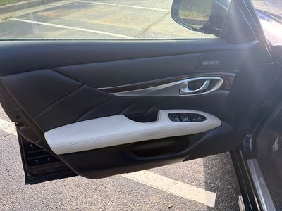 2016 INFINITI Q70 3.7X