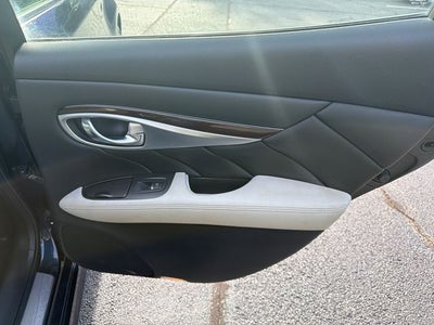 2016 INFINITI Q70 3.7X