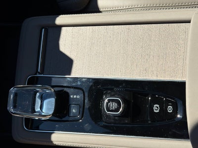 2025 Volvo XC90 B6 Ultra 2025.5