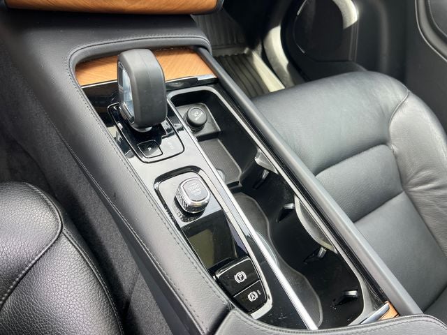 2023 Volvo XC90 B6 Plus 7-Seater