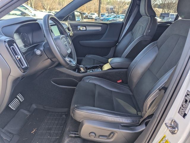 2021 Volvo XC40 R-Design