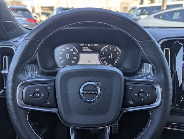 2021 Volvo XC40 R-Design