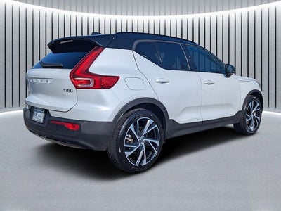 2021 Volvo XC40 R-Design