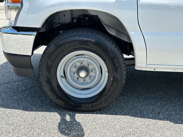 2026 Ford E-350SD Base Cutaway