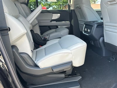 2025 Ford Expedition Max active