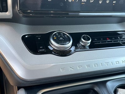 2025 Ford Expedition Max active