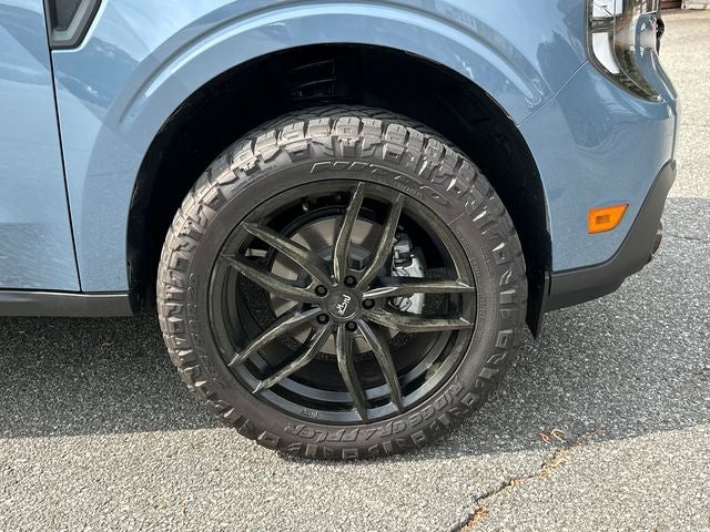 2025 Ford Maverick XLT LEVELED ON 20'S