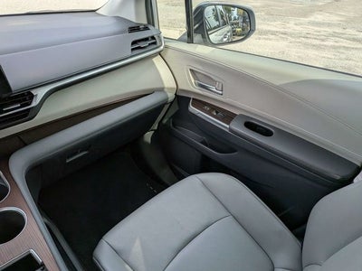 2024 Toyota Sienna XLE 8 Passenger