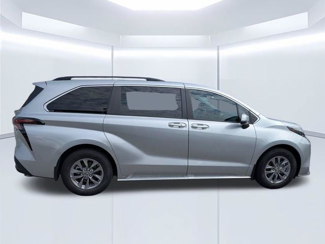 2024 Toyota Sienna XLE 8 Passenger