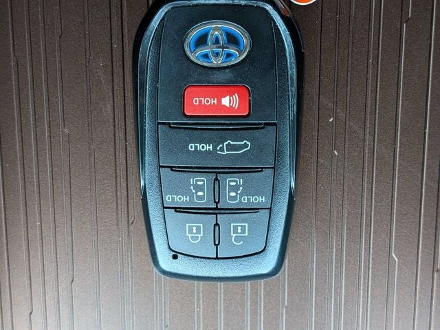2024 Toyota Sienna XLE 8 Passenger