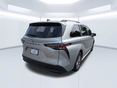 2024 Toyota Sienna XLE 8 Passenger