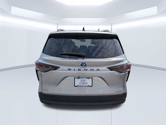 2024 Toyota Sienna XLE 8 Passenger