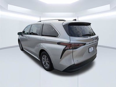 2024 Toyota Sienna XLE 8 Passenger