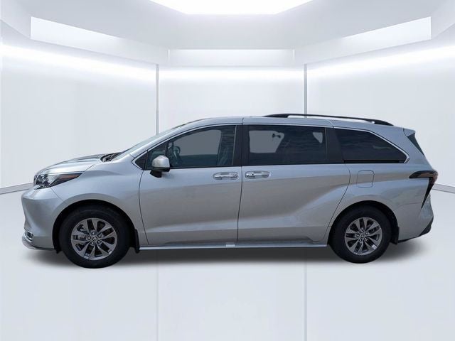 2024 Toyota Sienna XLE 8 Passenger