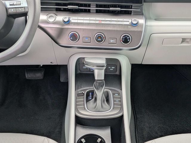 2025 Hyundai Kona SE