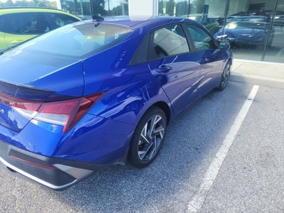 2025 Hyundai Elantra SEL Sport
