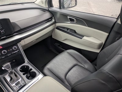 2023 Kia Carnival LX