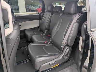 2023 Kia Carnival LX