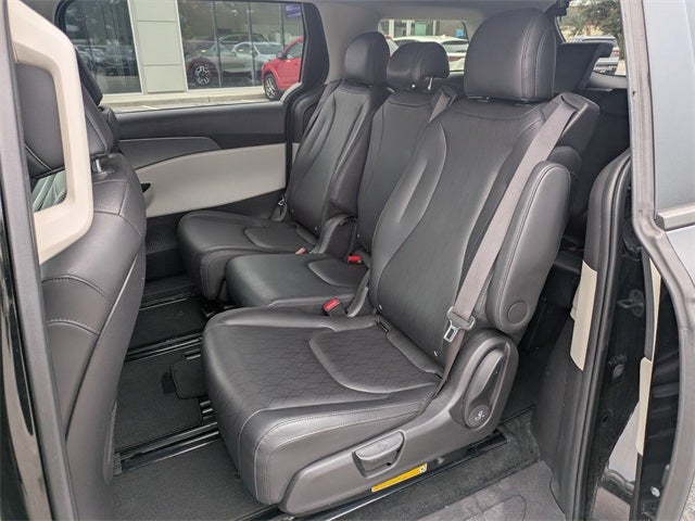 2023 Kia Carnival LX