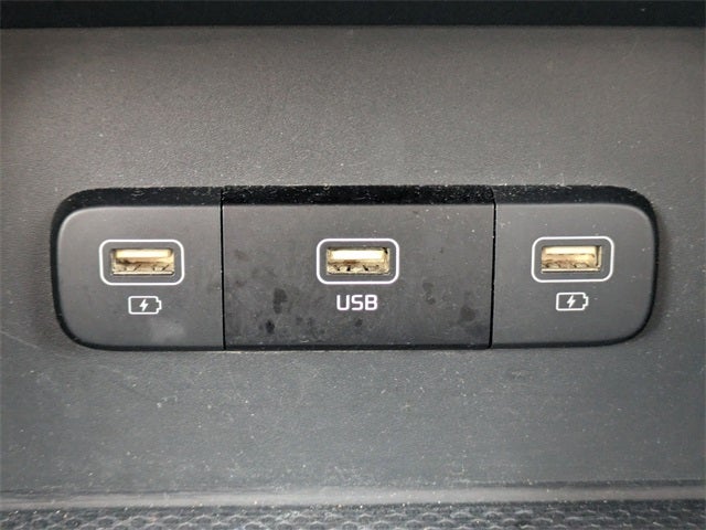 2023 Kia Carnival LX