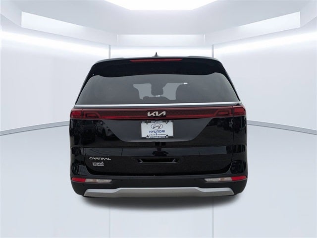 2023 Kia Carnival LX