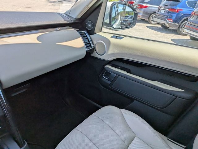 2020 Land Rover Discovery SE