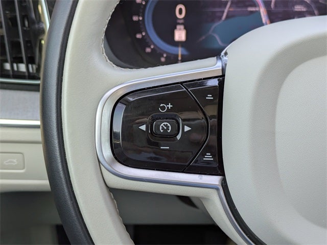 2024 Volvo XC60 B5 Plus Dark Theme