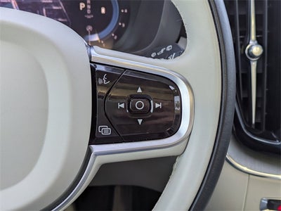 2024 Volvo XC60 B5 Plus Dark Theme