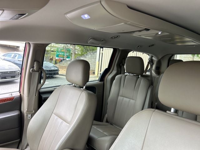 2016 Chrysler Town & Country Touring-L