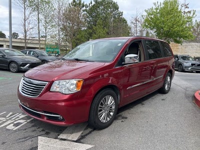 2016 Chrysler Town & Country Touring-L