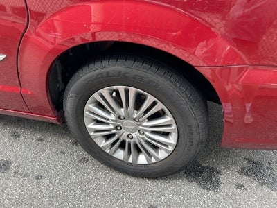 2016 Chrysler Town & Country Touring-L