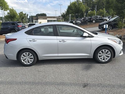 2022 Hyundai Accent SE