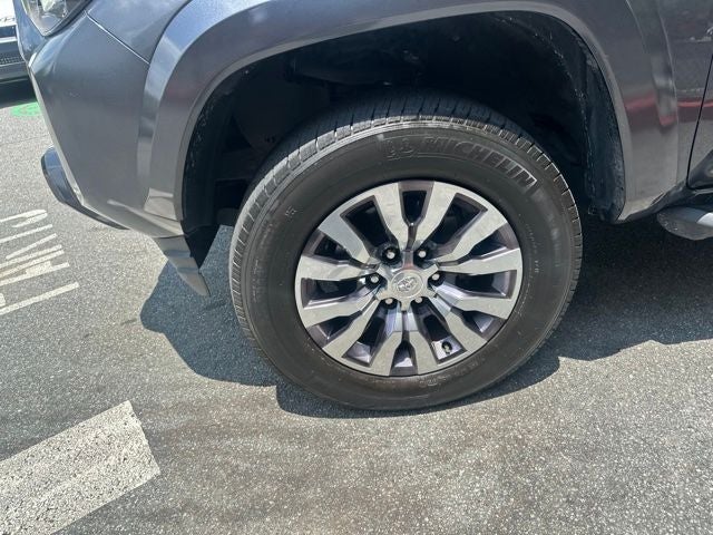 2022 Toyota Tacoma Limited V6